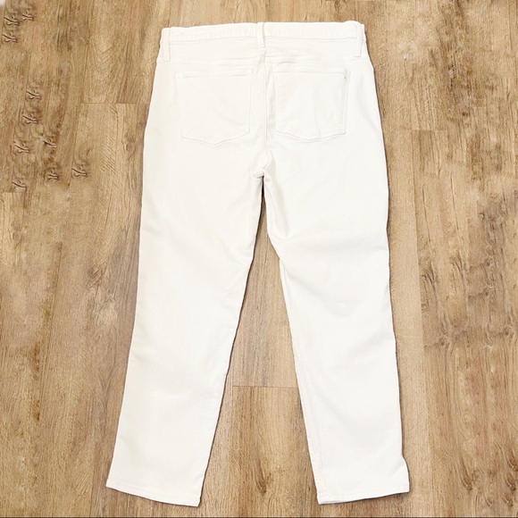 Madewell Stovepipe Jeans in Pure White: Button-Front Edition - Picture 5 of 12
